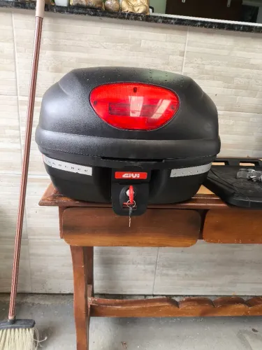 Baú givi