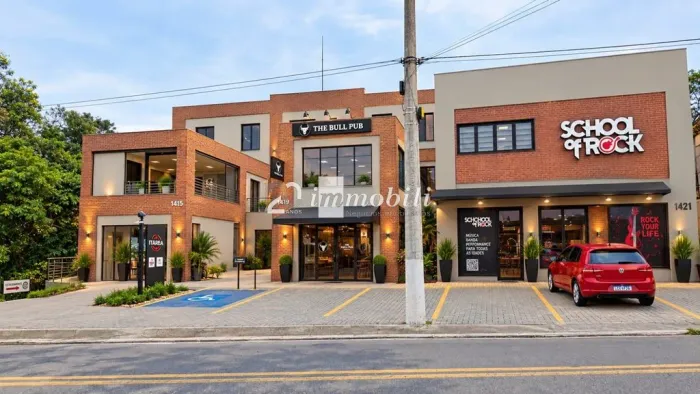 Loja à venda em Carapicuíba, Granja Viana, com 177 m², AAREA Centro Comercial