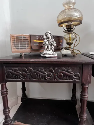 Rádio Osaka antigo para decoração( liga mas não sintoniza)