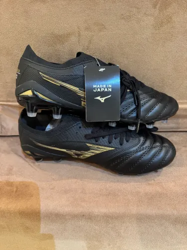 Mizuno Morelia Neo