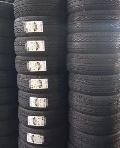 Pneus resistentes para todas as estradas