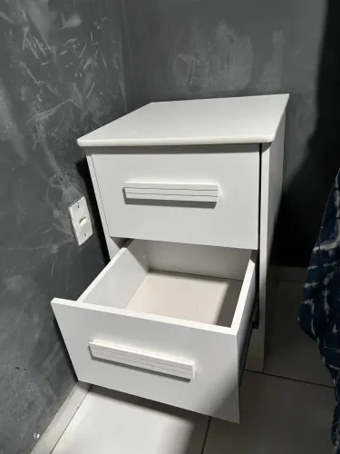 Mesinha de cabeceira