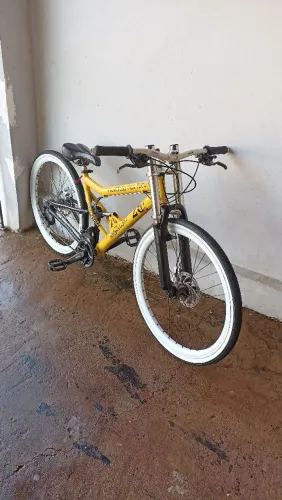 Bicicleta Caloi SK Amarela Aro 26