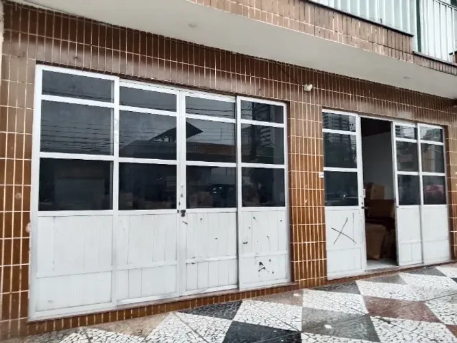 "Loja comercial Térrea" Com 106m² med 7.60X14,20mts prédio na Lomas esquina Duque - Marco