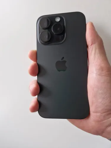 Apple iPhone 15 Pro - Usado com caixa