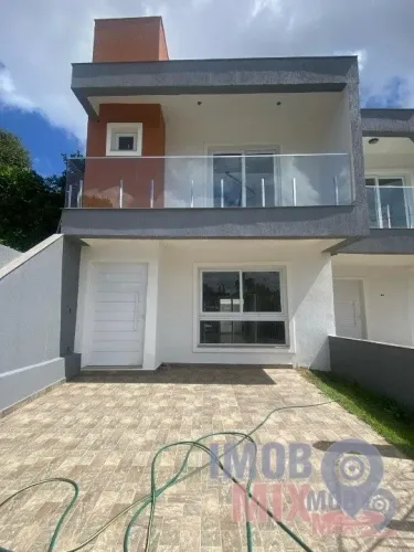 ALUGA-SE CASA DE 105M² COM 3 QUARTOS E 2 VAGAS NO BAIRRO VILA IPIRANGA