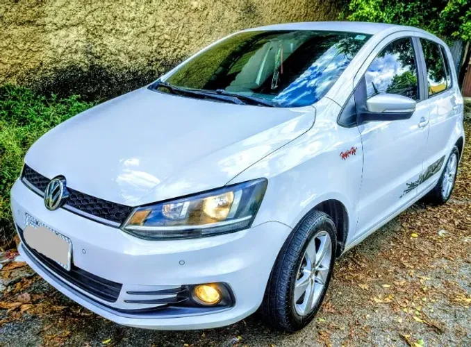 Volkswagen Fox Rock IN RIO 1.6 MI Total Flex 8V 5P 2016