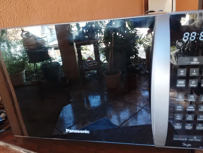 Microondas Panasonic 31 litros espelhado