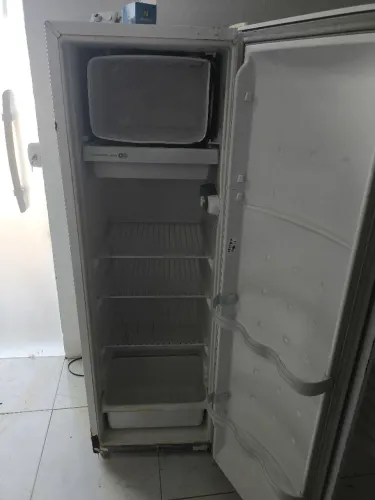Vendo geladeira funcionando perfeitamente 