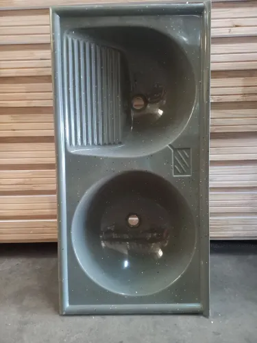 Vendo Tanque Duplo Sintético Marca Rorato 110x55cm na cor branca, cinza e preto. 
