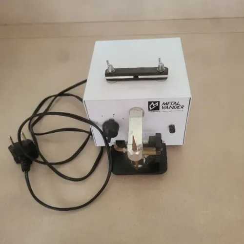Maquina de solda odontológica