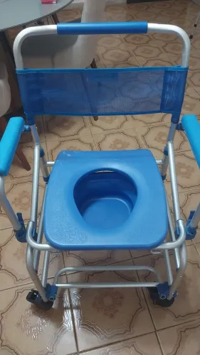 Cadeira banho idoso higiene