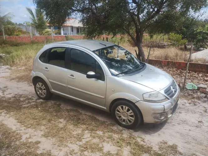 Citroen C3 GLX 1.4/ GLX Sonora 1.4 Flex 8V 5P 2011