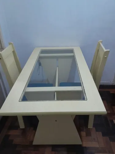 Vendo mesa usada em bom estado - Retirada no local.
