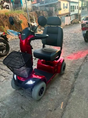 cadeira de rodas -scooter de mobilidade elétrica.