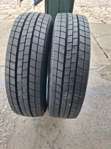 Pneus 215 75 17.5 Goodyear (reformados)