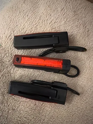 Pisca Luz Traseira Knog Plus Led Sinalizador Bike e Corrida 20 Lúmens