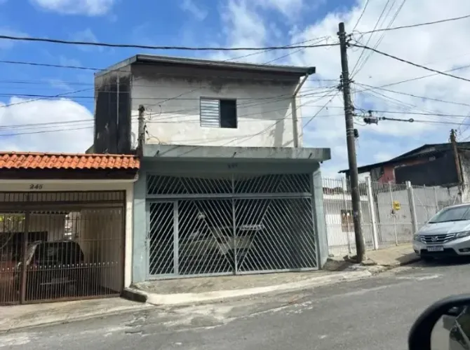 - Casa na Aurora