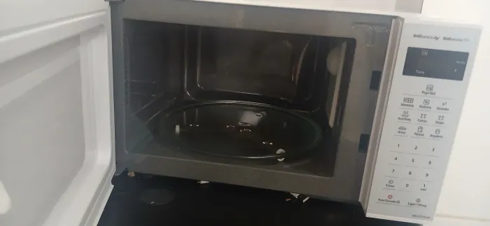 Vende-se Um Microondas de 220vlt