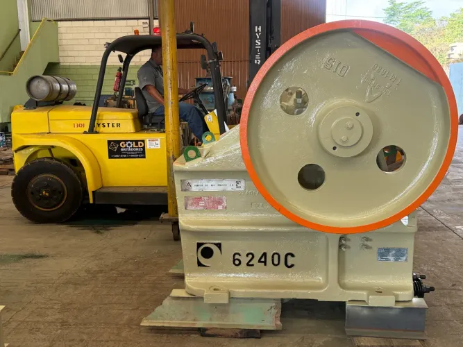 Britador 62x40C marca faço ( totalmente reformado )