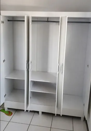Vendo guarda roupa semi novo