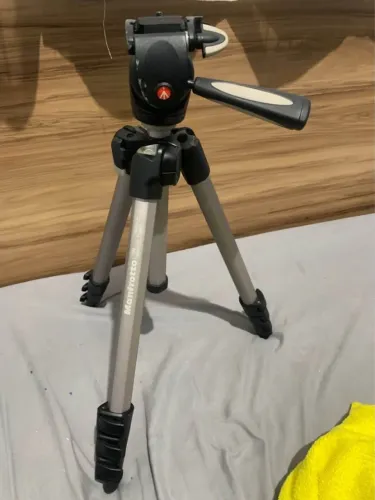 Tripé Manfrotto MK394-H de Alumínio. Profissional.