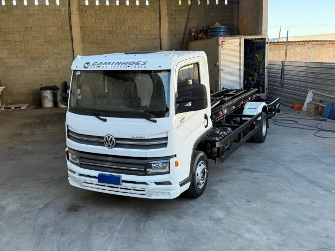 Vw 11180 prime com apenas 40 mil kms com Rollon roloff