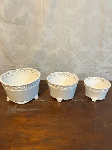 3 cachepots de porcelana branca redondo g23x15 m12x20 p10x15
