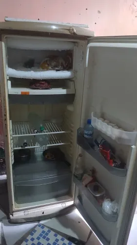 vendo uma geladeira consul funcionando perfeitamente