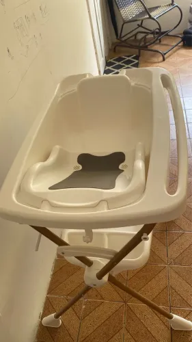 BANHEIRA COM SUPORTE E REDUTOR DE BANHO