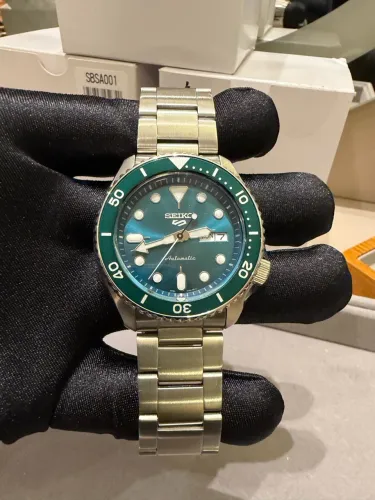 Seiko 5 Sport SRPD61k1 42,5mm Verde LACRADO