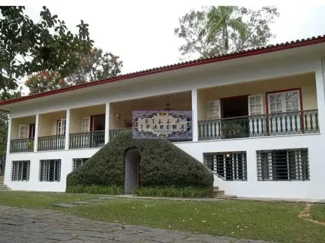 CHÁCARA LUXUOSA COM 30.000 M², 10 QUARTOS, 10 BANHEIROS, À VENDA EM BANANAL - SP
