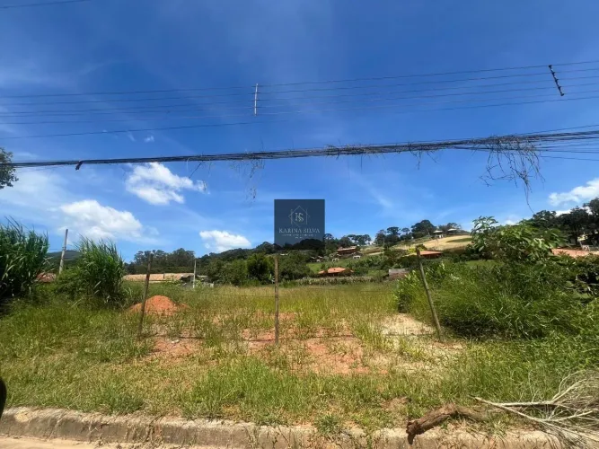 Terreno à venda em Santo Antônio do Pinhal-SP, bairro Sertãozinho, com 400m² de área! Venh