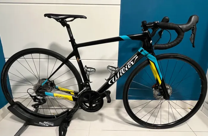 Wilier Garda GTR Team Disc - Shimano 105 - Excelente Estado