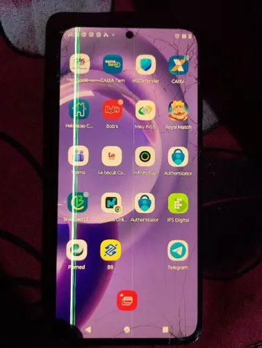 Vende-se celular com tela quebrada