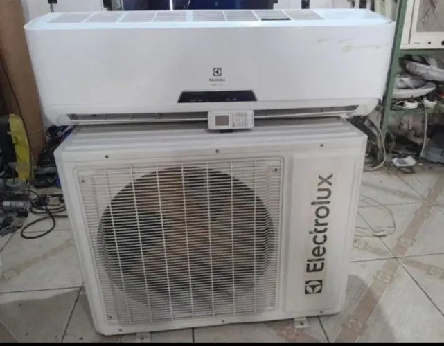 SPLIT 12000BTUS, ELECTROLUX ECO.