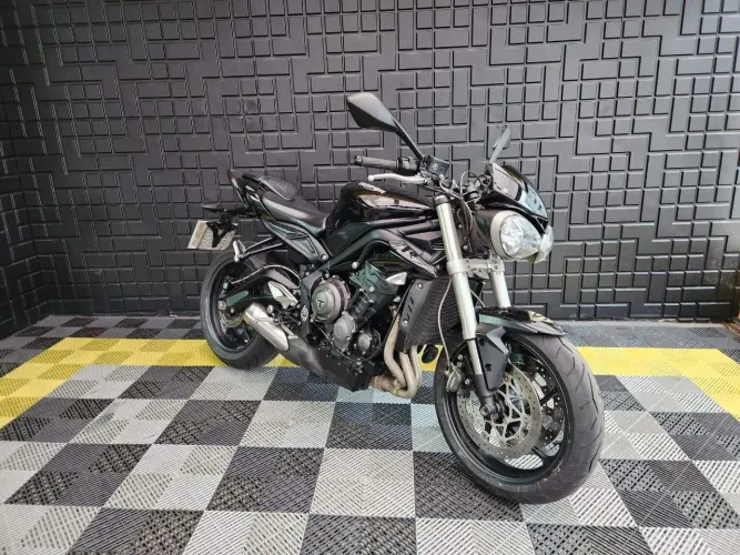 STREET TRIPLE 765 S PRETA 2018/2019