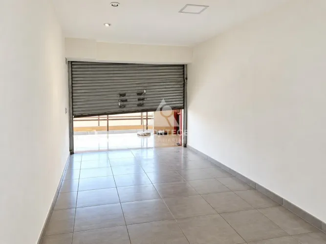 Loja Térrea, Reformada, em Localização Top! Ed. Bemvira Shopping, CLN 311 Bloco E, Asa Nor