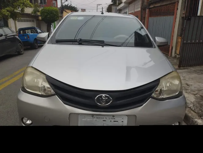 Toyota Etios XS Sedan 1.5 Flex 16V 4P Mec. 2015