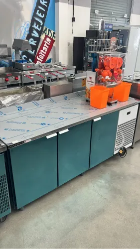 Balcão de serviço refrigerado 2m com 3 portas novo pronta entrega 