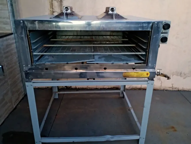 Vendo forno Venâncio a gaz industrial 1.10 com inflavermelho *