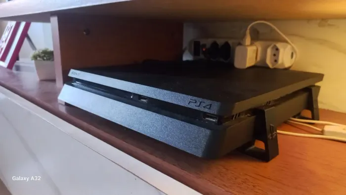 PS4 SLIM 1TB + 7 JOGOS + 2 CONTROLES ORIGINAIS - PRONTO PARA JOGAR!