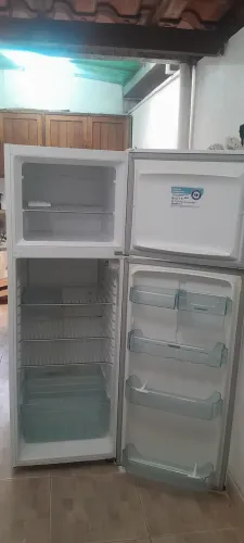 Geladeira eletrolux Double system Dc39, em bom estado bem conservada