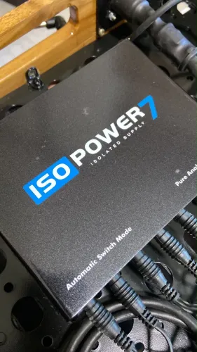 Fonte para pedais isolada Iso Power 7 Landscape