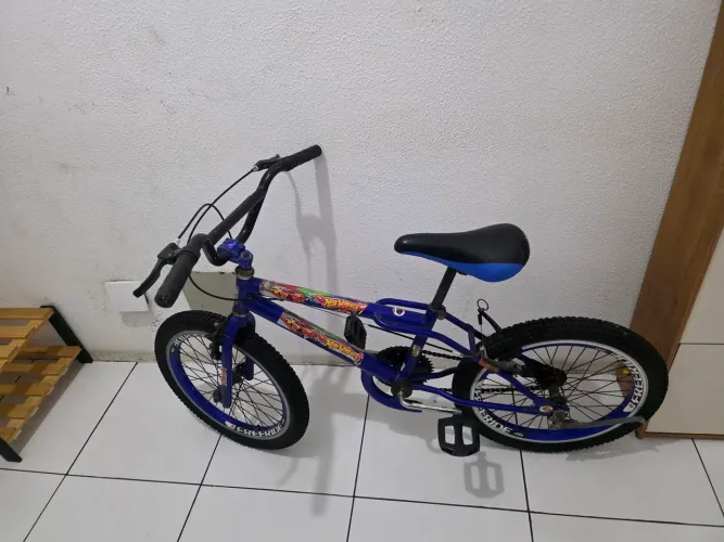 Vendo bicicleta infantil Hot Wheels