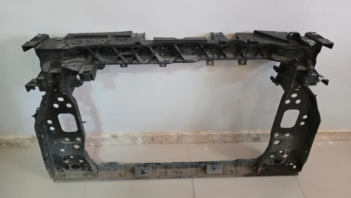 Painel frontal de suporte do radiador do Jeep Commander original
