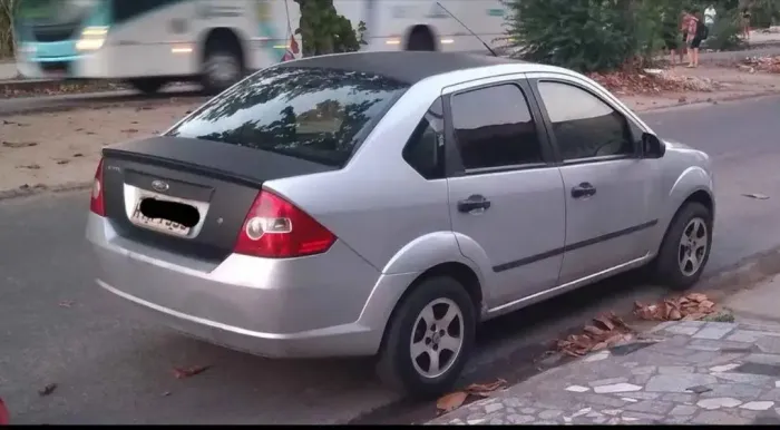 Ford Fiesta Sedan 1.0 8V Flex 4P 2008
