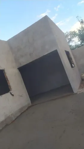 Sou pedreiro faço alvenaria reboco assento pingadeiras puxo piso assento cerâmica 