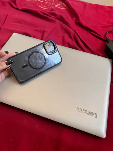 Vendo iPhone XR e notebook Lenovo
