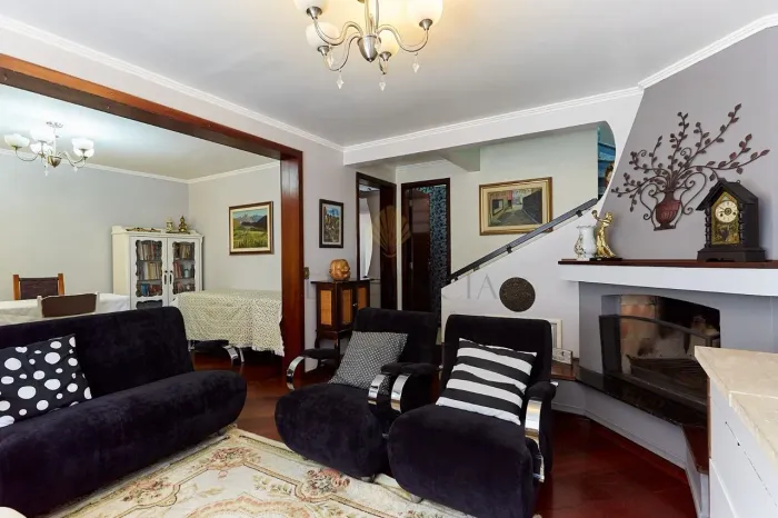 Sobrado com 4 quartos à venda, 182 m2 - Jardim das Américas - Curitiba/PR